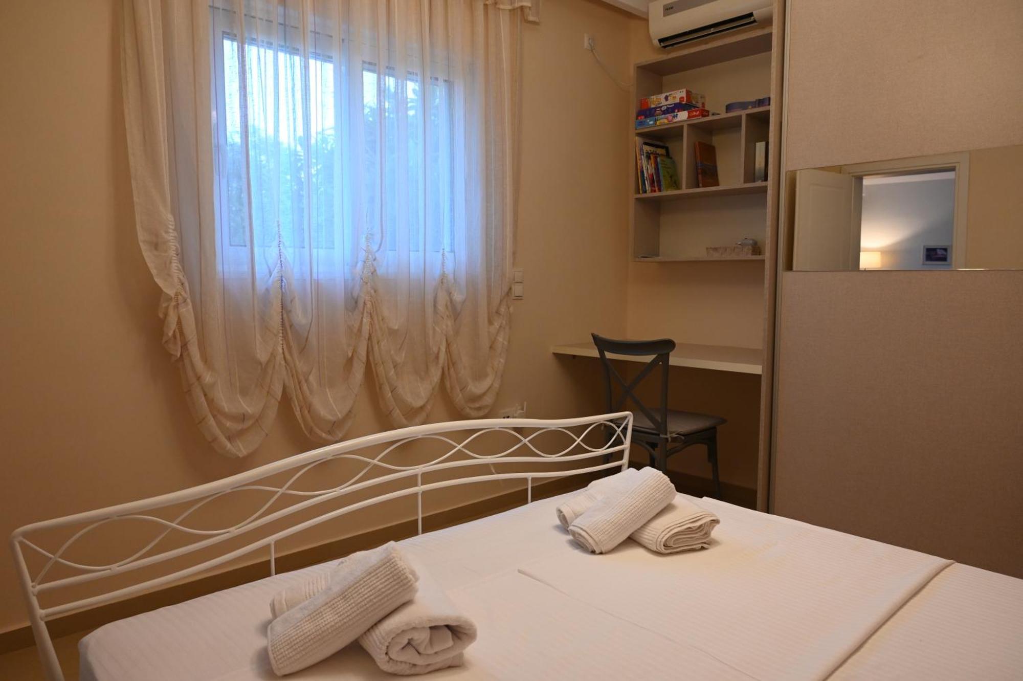 Evita'S Guesthouse Agia Marina Mikrolimanou 外观 照片